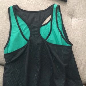 Workout tank top